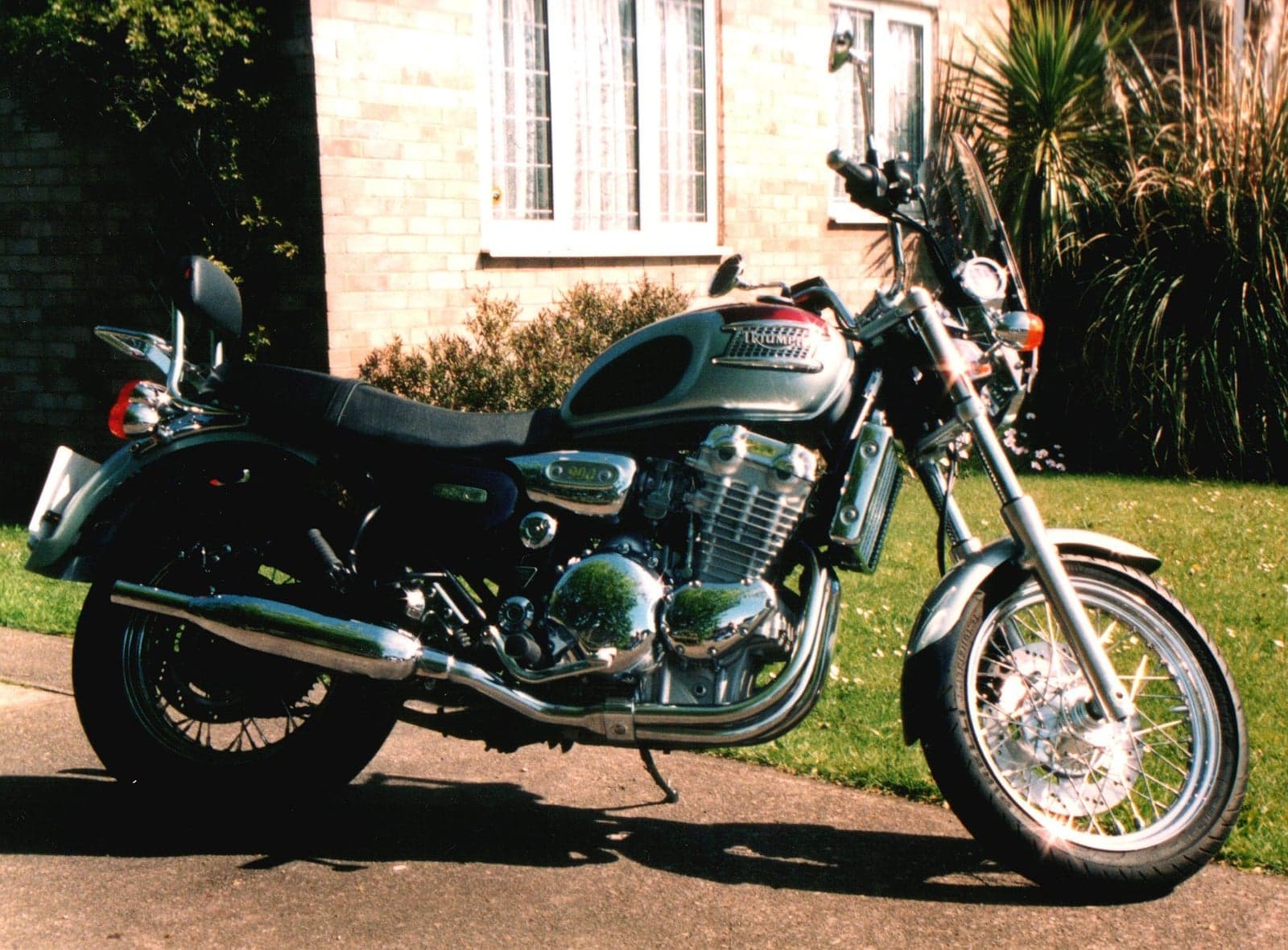 Royal Enfield Classic 350, front garden