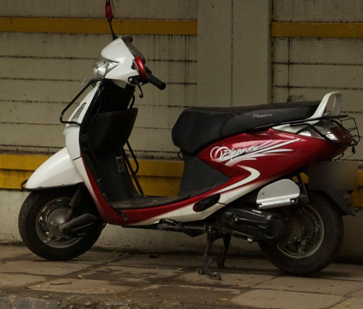 Honda Activa 6G, side view