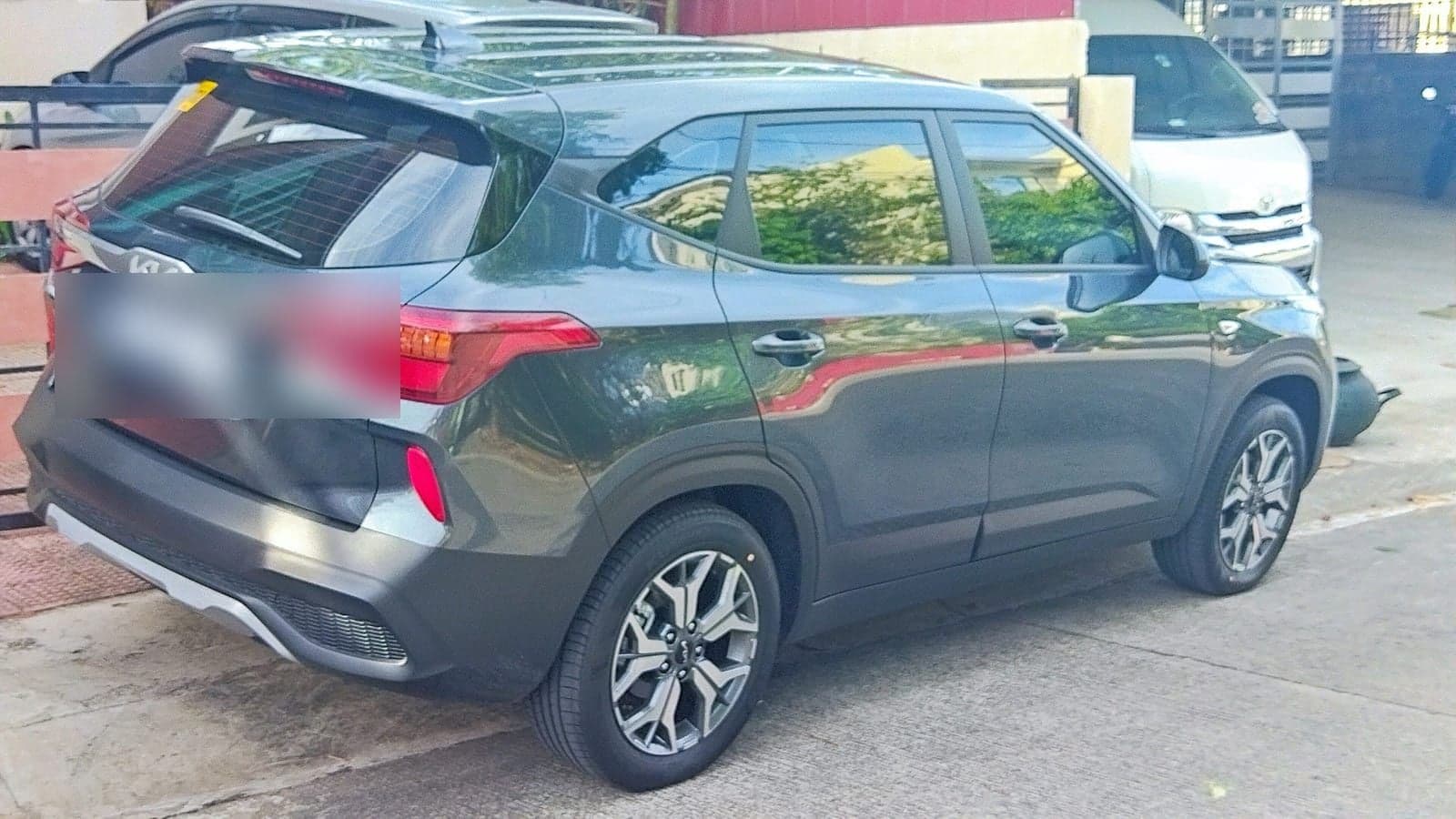 Hyundai Creta SX side profile