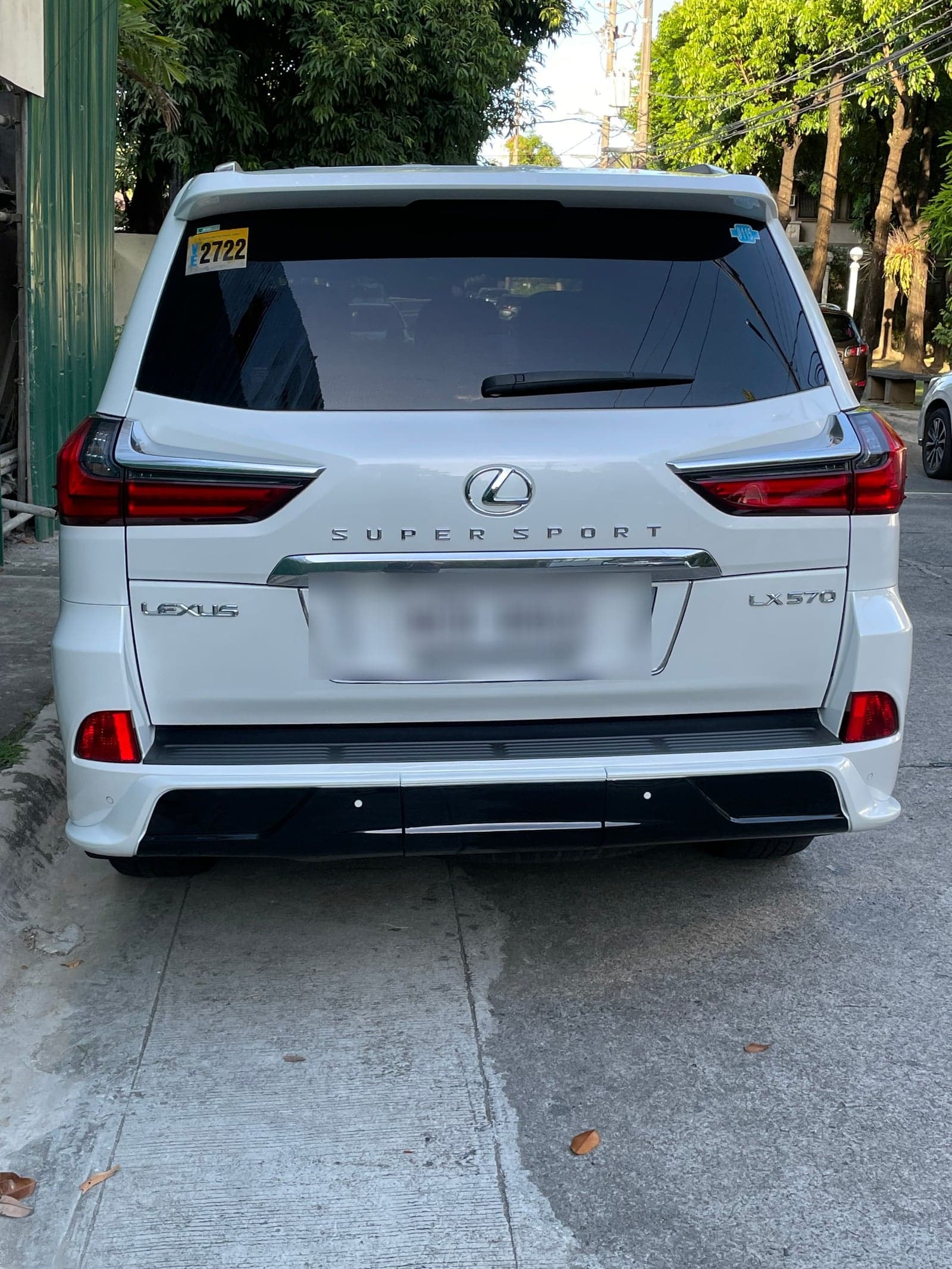 Mahindra XUV700 rear view